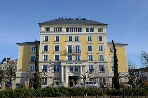 Гостиница Plessis Parc Hotel в Кламаре