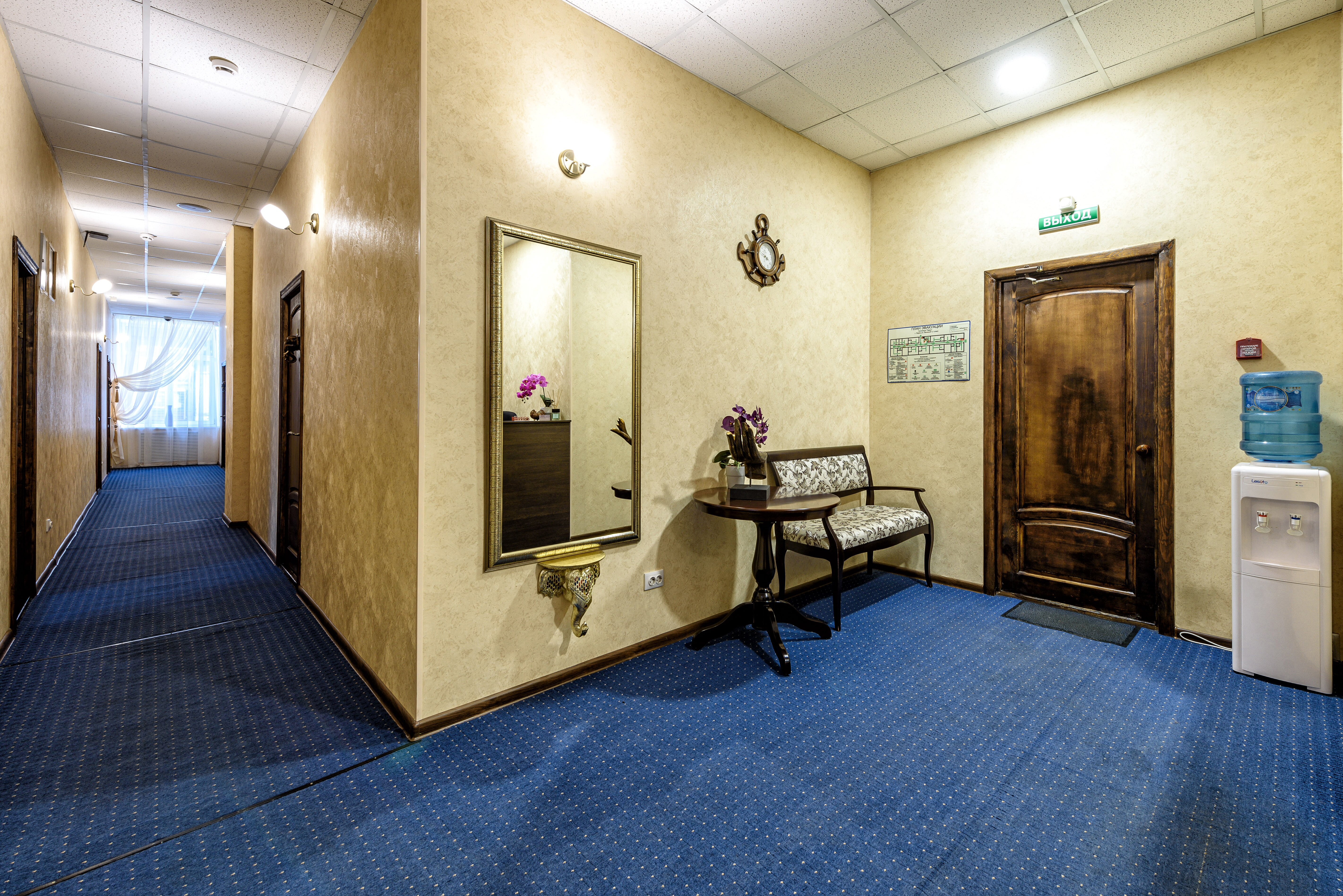 Фото отеля 1