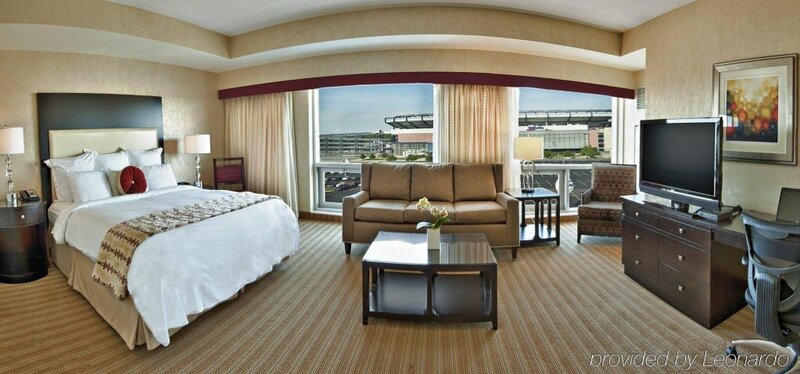 Гостиница Renaissance by Marriott Boston Patriot Place Hotel