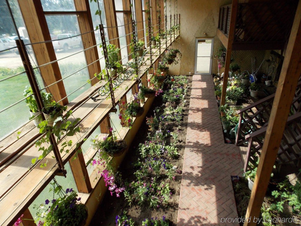 Фото 7 Gables Inn & Suites