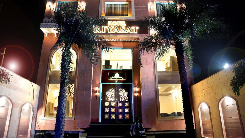 Фото отеля 1