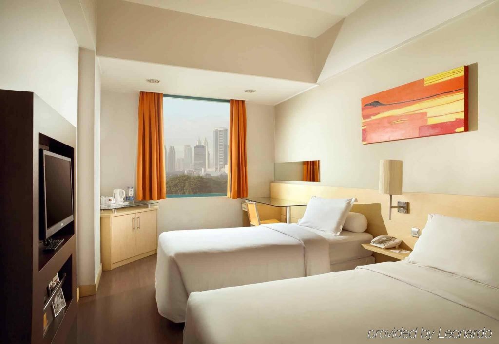 Фото Ibis Jakarta Arcadia