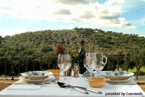 Фото Hotel Posada de Valdezufre