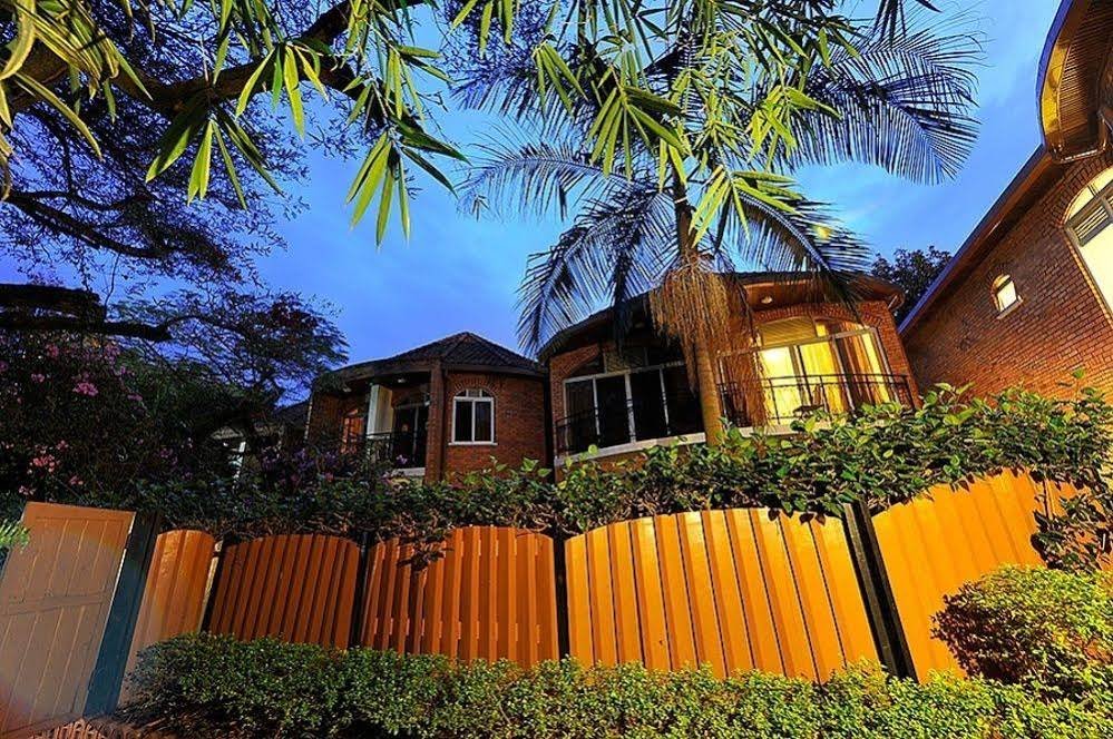 Фото Hotel Chez Lando