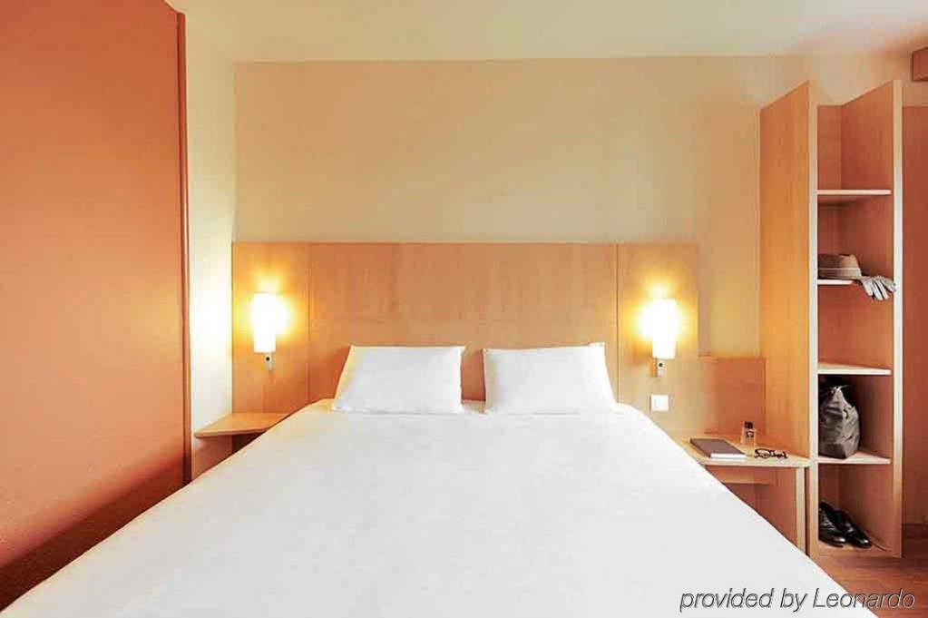 Фото ibis Granville Port de Plaisance