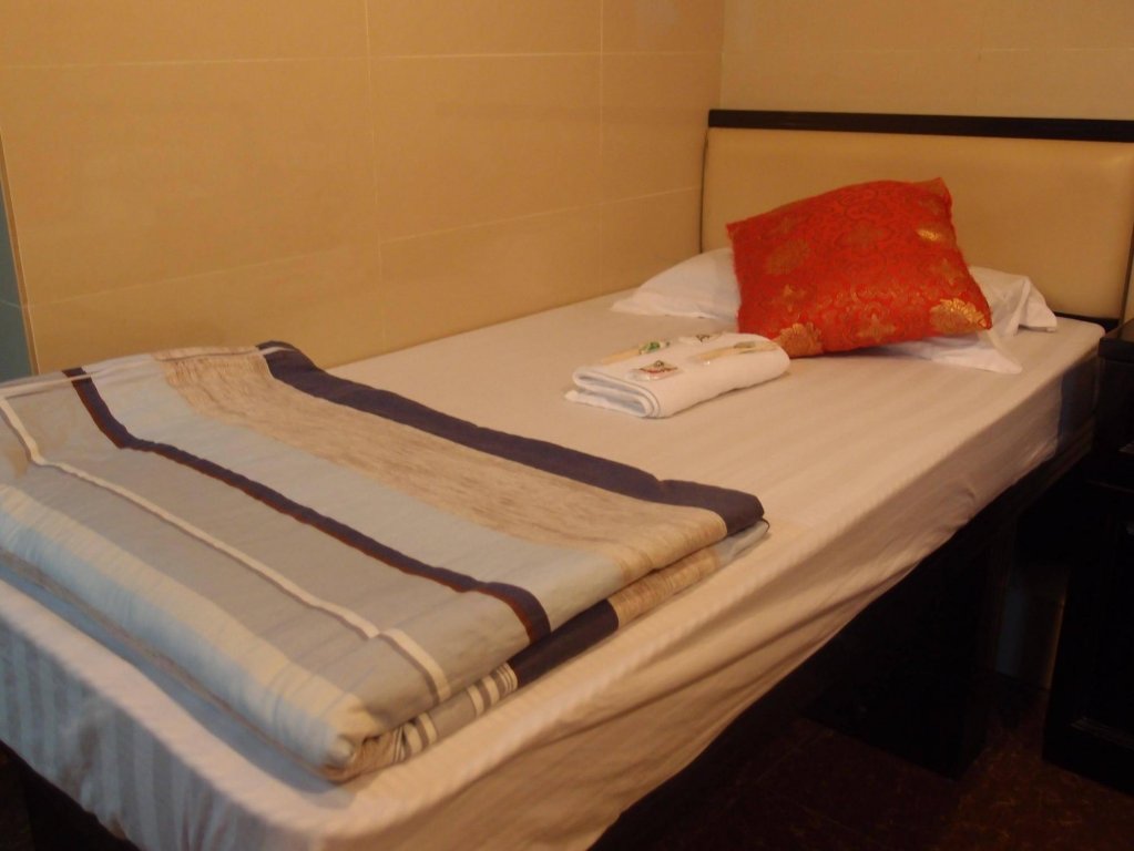 Фото Carlton Guest House - Carlton Group of Hostels