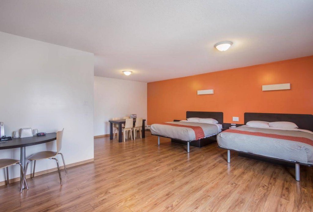 Фото Motel 6 Camrose, Ab