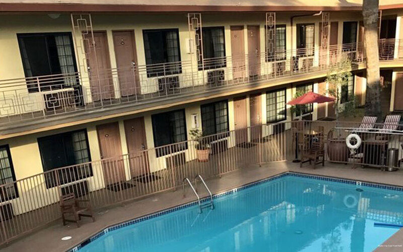 Фото Studio City Court Yard Hotel