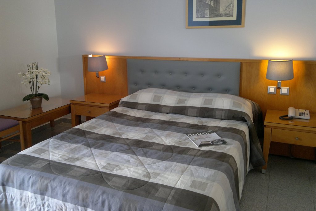 Фото Athena Hotel