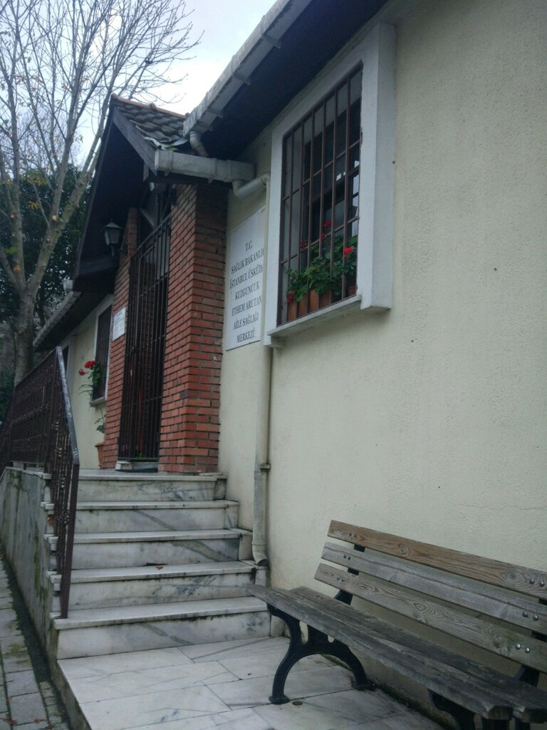 Ambulatory care centre, first aid post Kuzguncuk Ethem Arutan Family Health Center, Istanbul, photo