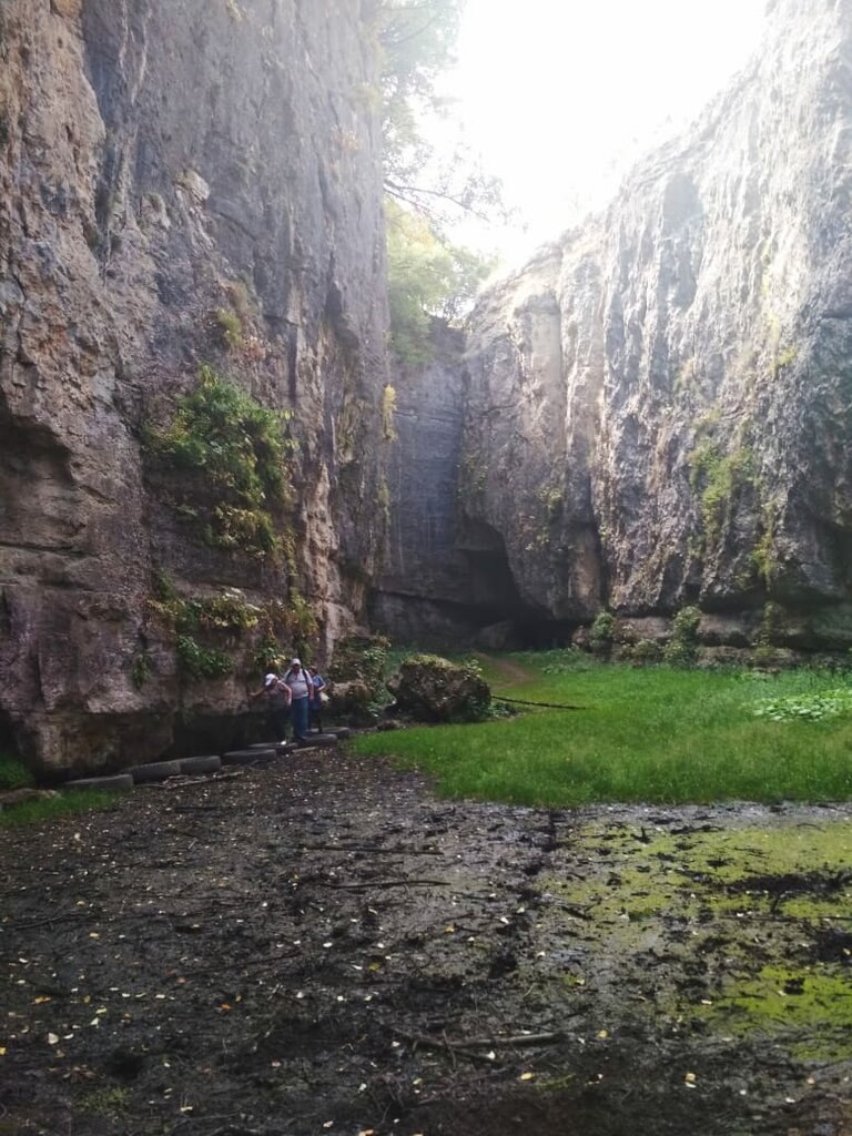Водопад тобот упала машина