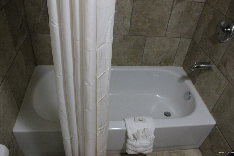 Фото Quarters Inn & Suites