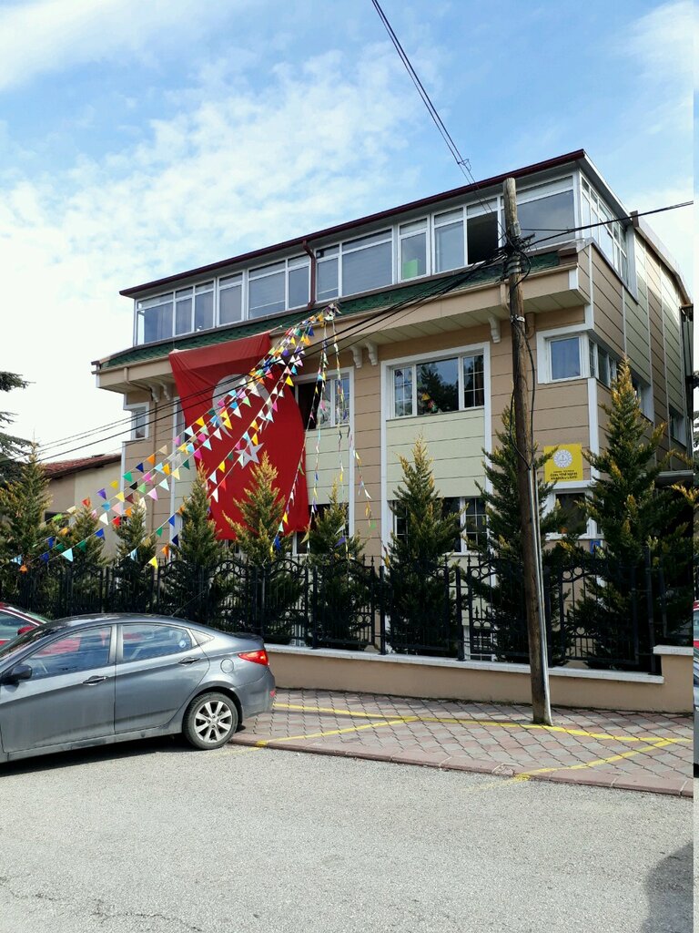 Частная школа Özel Yeni Nefes Kolejleri, Кечиорен, фото
