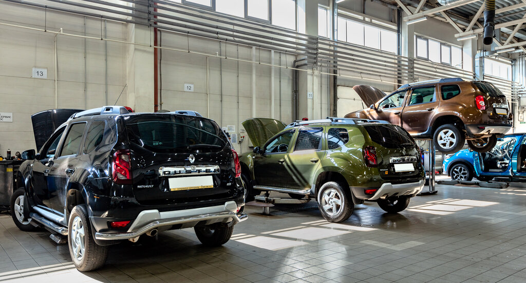 Car dealership Renault, Saint Petersburg, photo