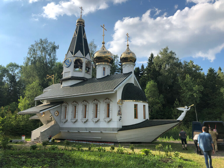 Церковь в форме корабля
