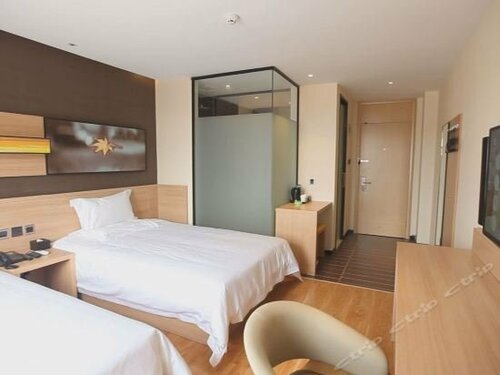 Iu Hotel Shijiazhuang Xinji Shifu Street Branch