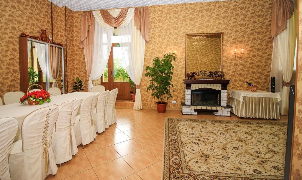 Фото Гостилицы