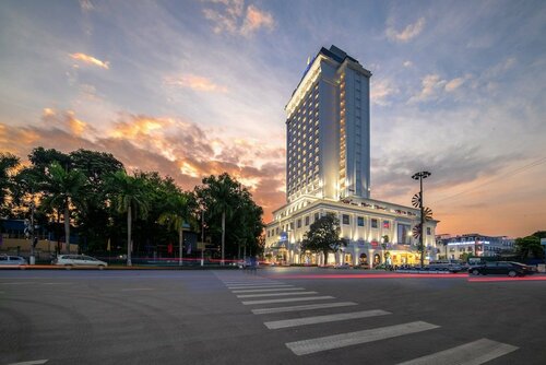 Гостиница Vinpearl Hotel Tay Ninh в Тэйнине