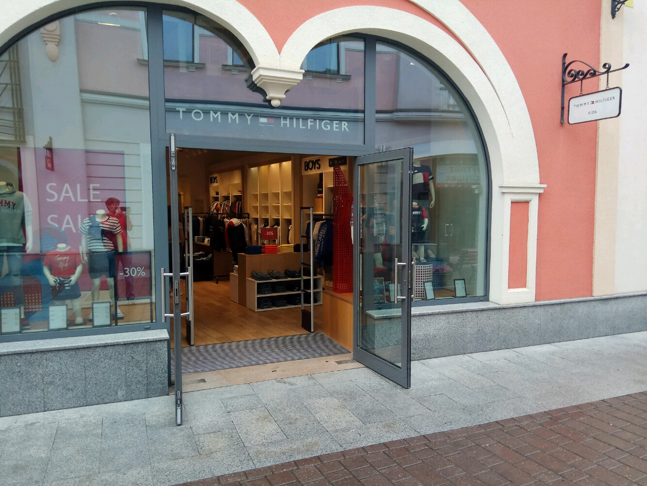 Tommy kids near me deals