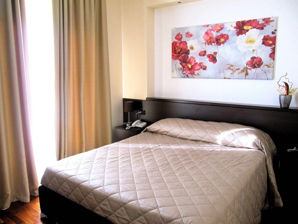 Фото Garden Hotel