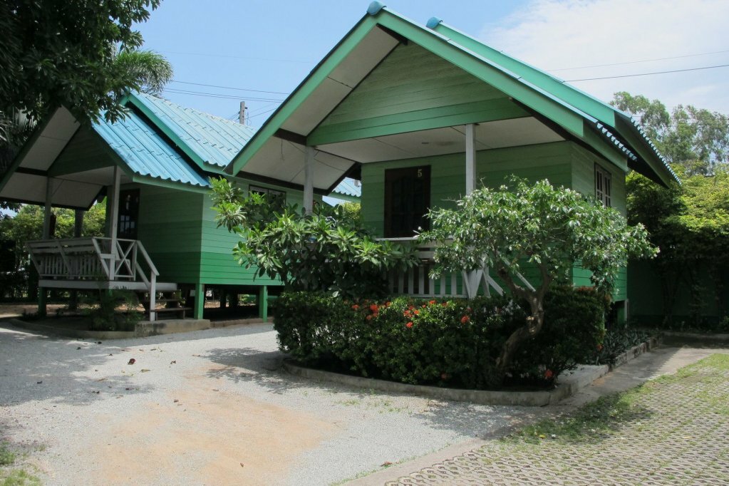 Hotel The Green Resort Sri Racha, Earth, photo