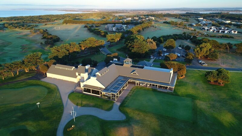 Гостиница 13th Beach Golf Lodges