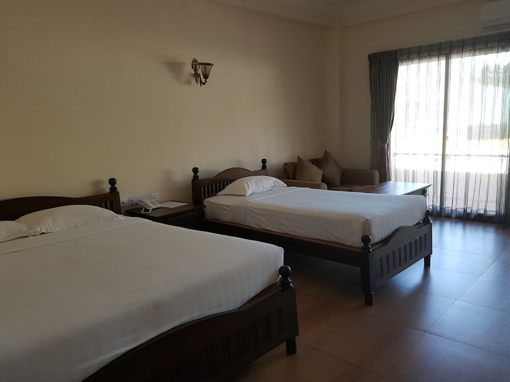 Фото Hotel Aye Chan Thar