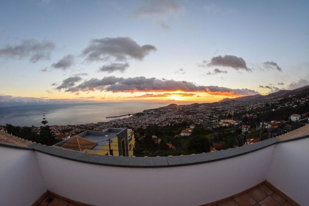 Фото House With 3 Bedrooms in Funchal, With Wonderful sea View, Private Pool, Enclosed Garden Near the Beach