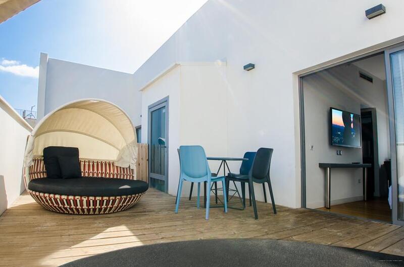 Фото Brown Seaside