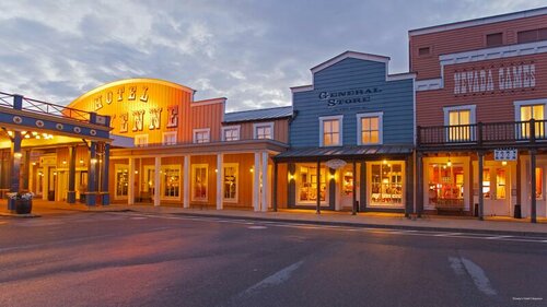 Внешний вид отеля Disney Hotel Cheyenne в Купре́и, фото 2
