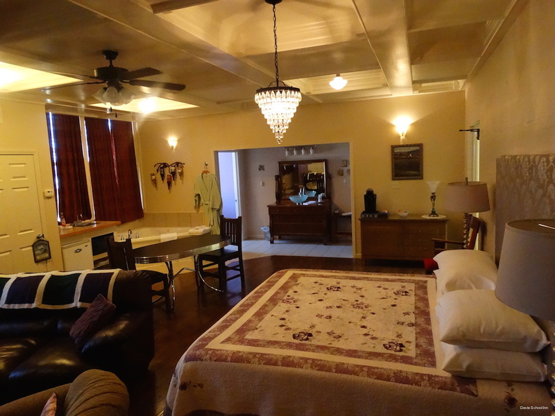 Фото Davie School Inn