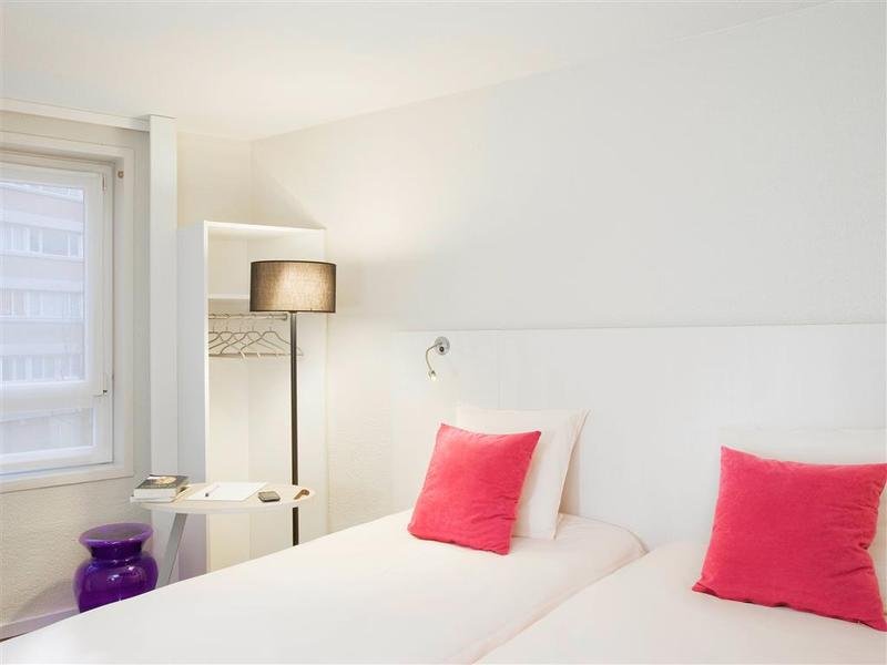 Фото ibis Styles Lille Centre Gare Beffroi