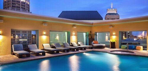 Внешний вид отеля Hotel Contessa в Сан-Антонио, фото 3