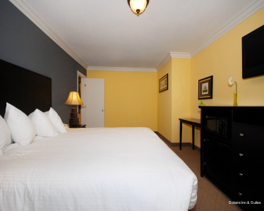 Фото Solaire Inn & Suites