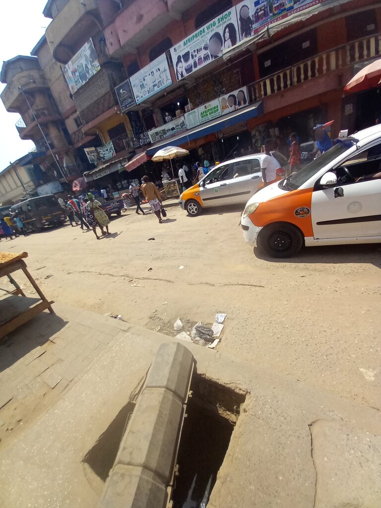 Haberdashery and accessories shop E-money Ent, Accra, photo