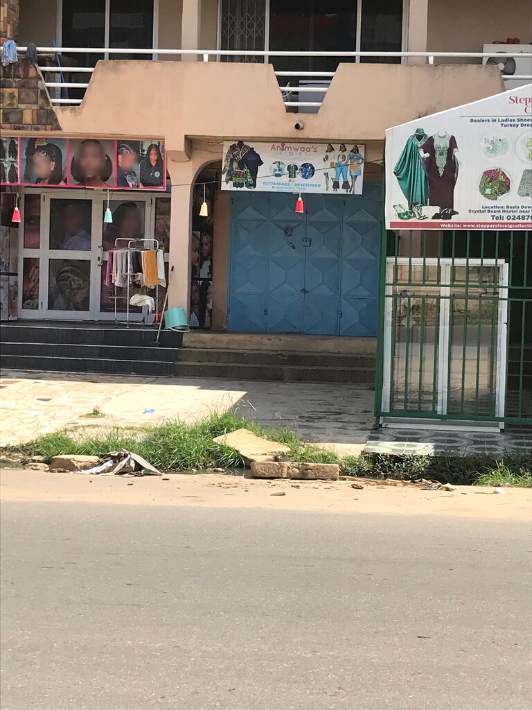 Clothing store Animwaa's closet, Accra, photo