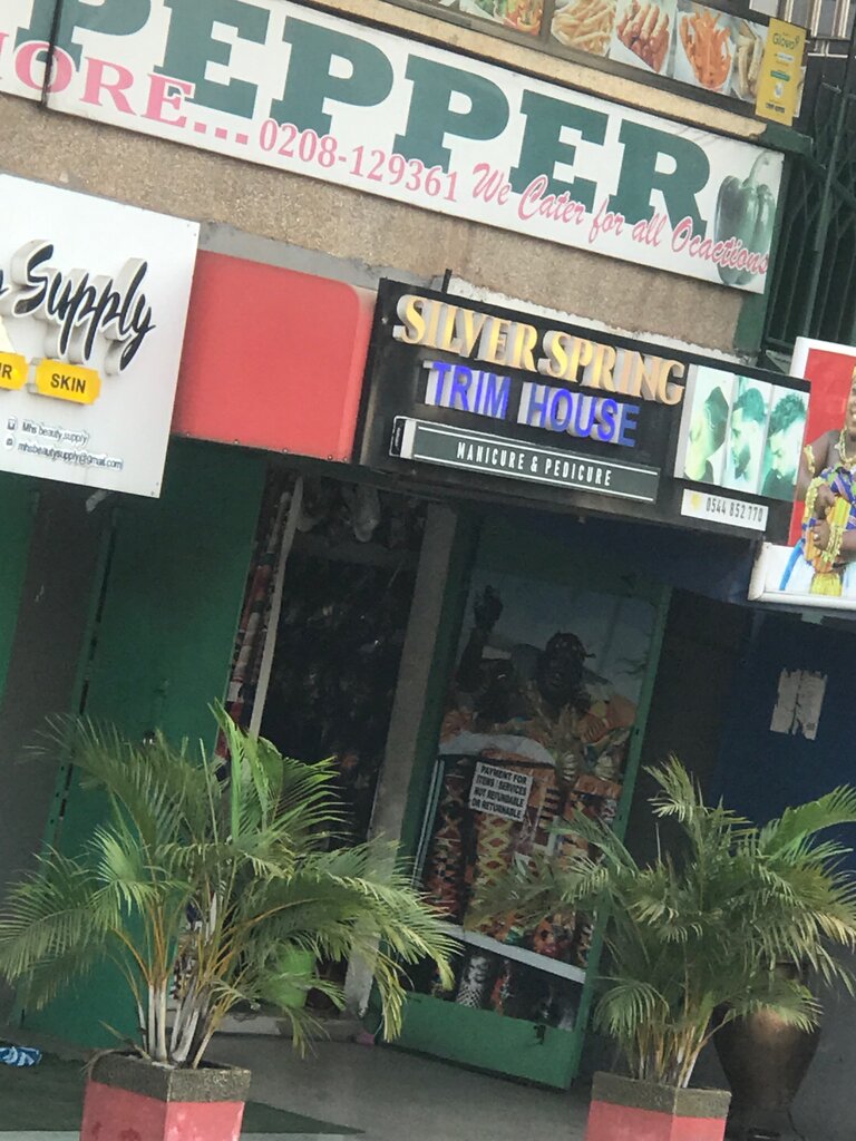 Hairdresser Silver Spring Trimhouse, Accra, photo