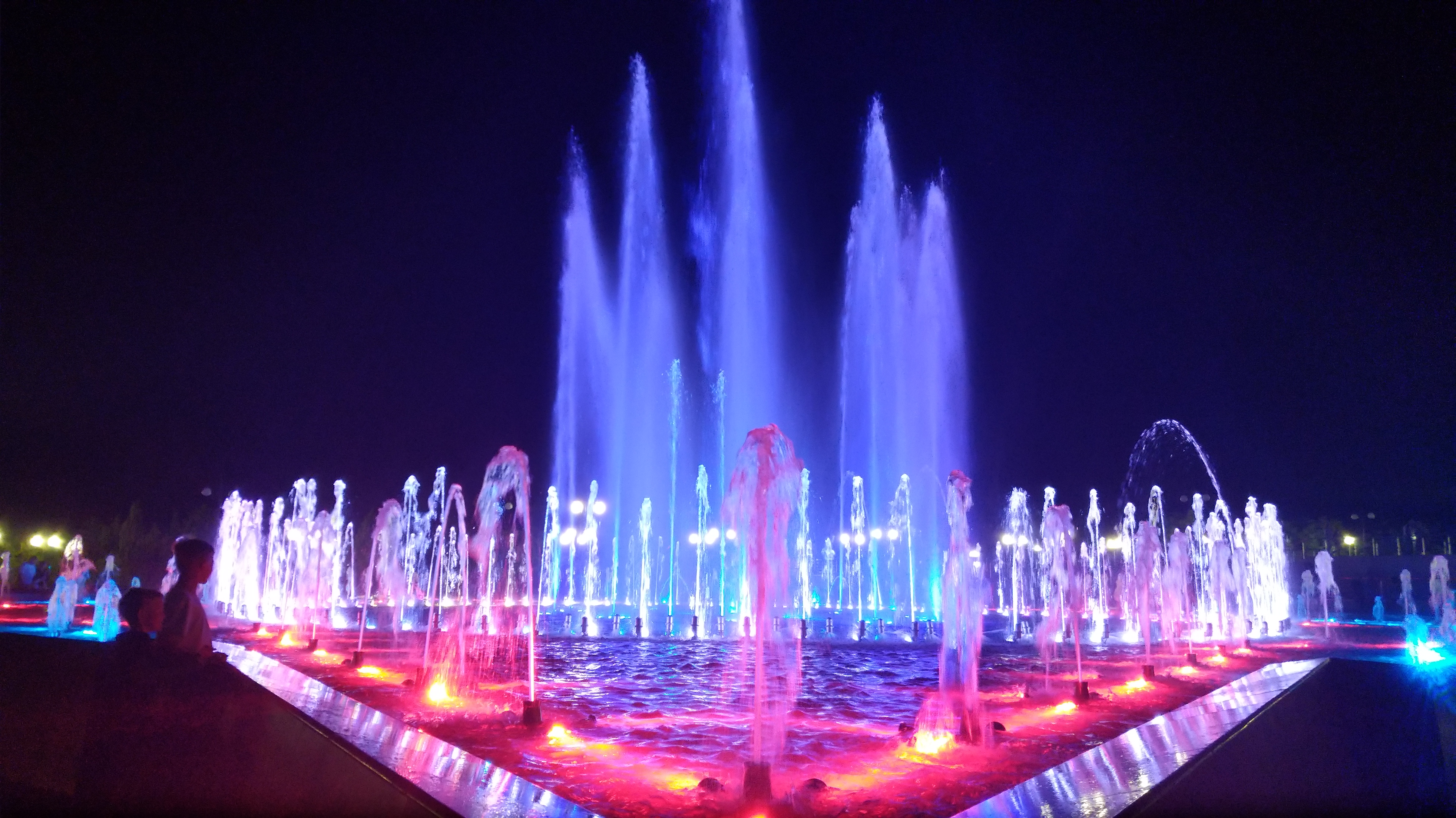 Топ-15 самых необычных и красивых фонтанов мира