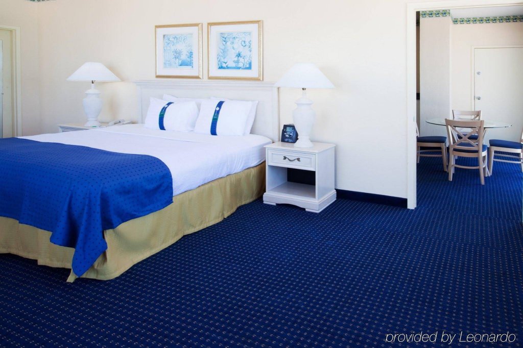 Фото Cirque St. Armands Beachside