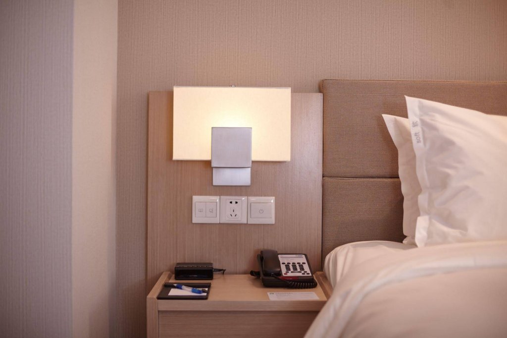 Фото Holiday Inn Express Shenyang Tawan