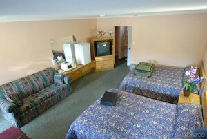 Гостиница Kings Inn - Orillia