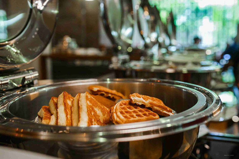 Фото Lakeshore Hotel & Apartments