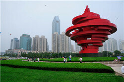 Внешний вид отеля Qingdao Housing International Hotel в Циндао, фото 3