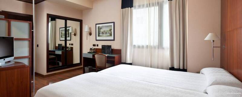 Фото NH Sevilla Plaza de Armas