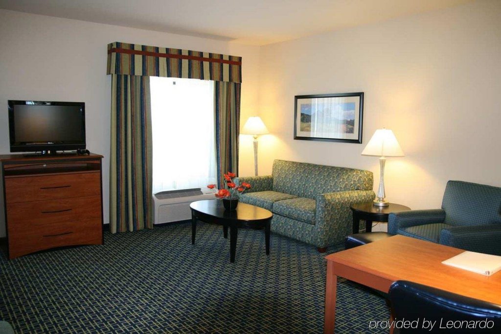Фото Hampton Inn & Suites Lancaster