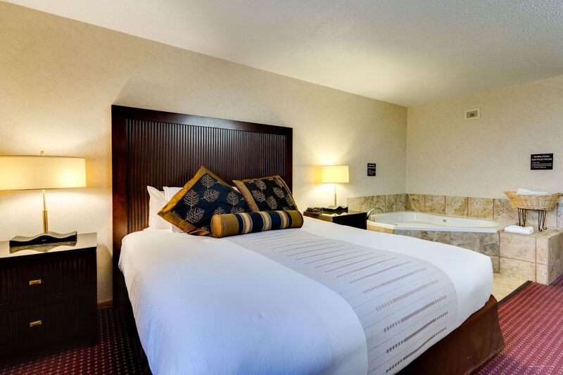 Фото Fireside Inn & Suites