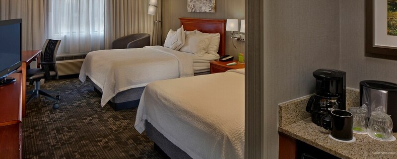 Фото Courtyard by Marriott Hartford Cromwell