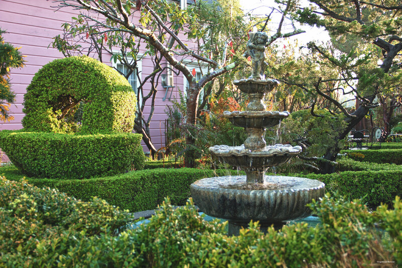 Фото Gingerbread Mansion Inn