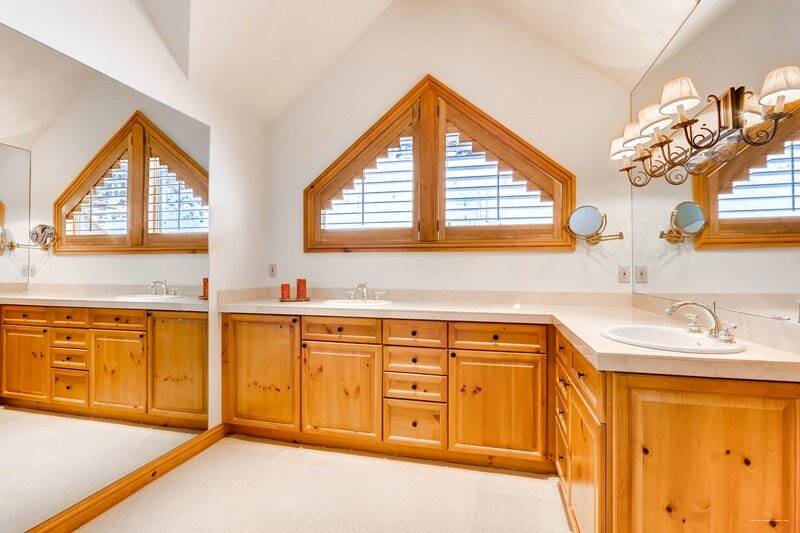 Фото Kiva Lodge by East West Hospitality