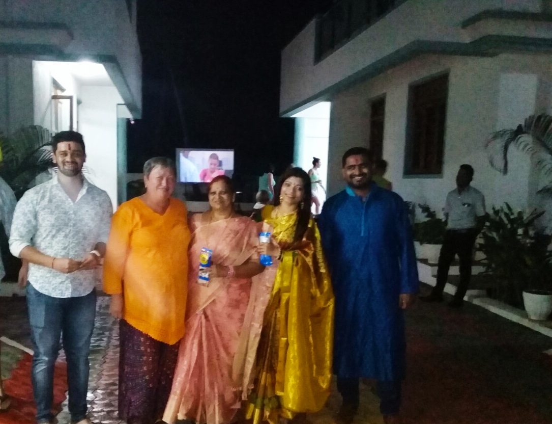 Фото Oyo 14779 Meera Motels & Residency